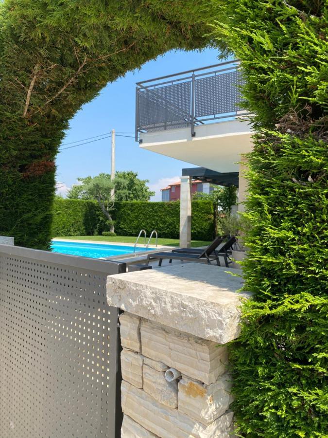 Villa Divina With Private Heated Pool Пула Экстерьер фото